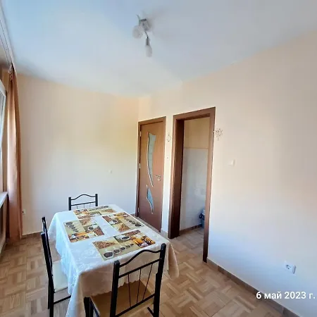 Варна Хостел *