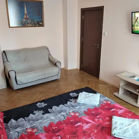 דירה Варна Хостел *